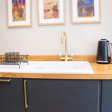 Unique 2 Bed In The Heart Of Bath With Parking Appartamento Esterno foto