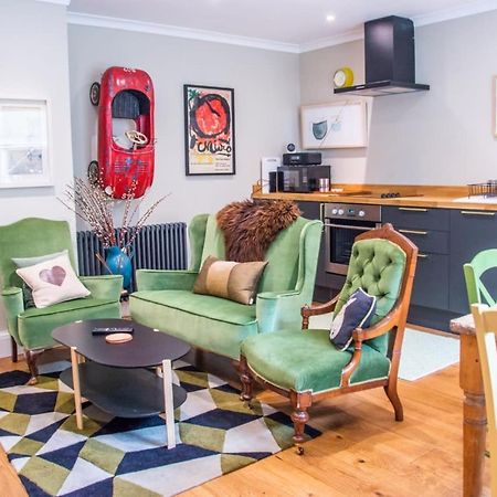 Unique 2 Bed In The Heart Of Bath With Parking Appartamento Esterno foto