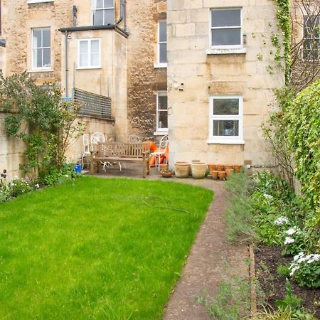Unique 2 Bed In The Heart Of Bath With Parking Appartamento Esterno foto