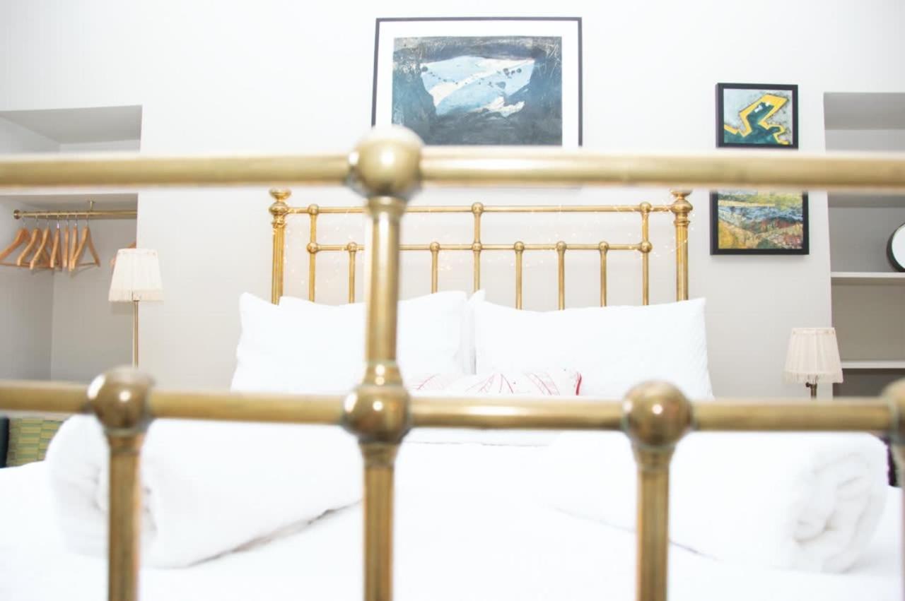 Unique 2 Bed In The Heart Of Bath With Parking Appartamento Esterno foto