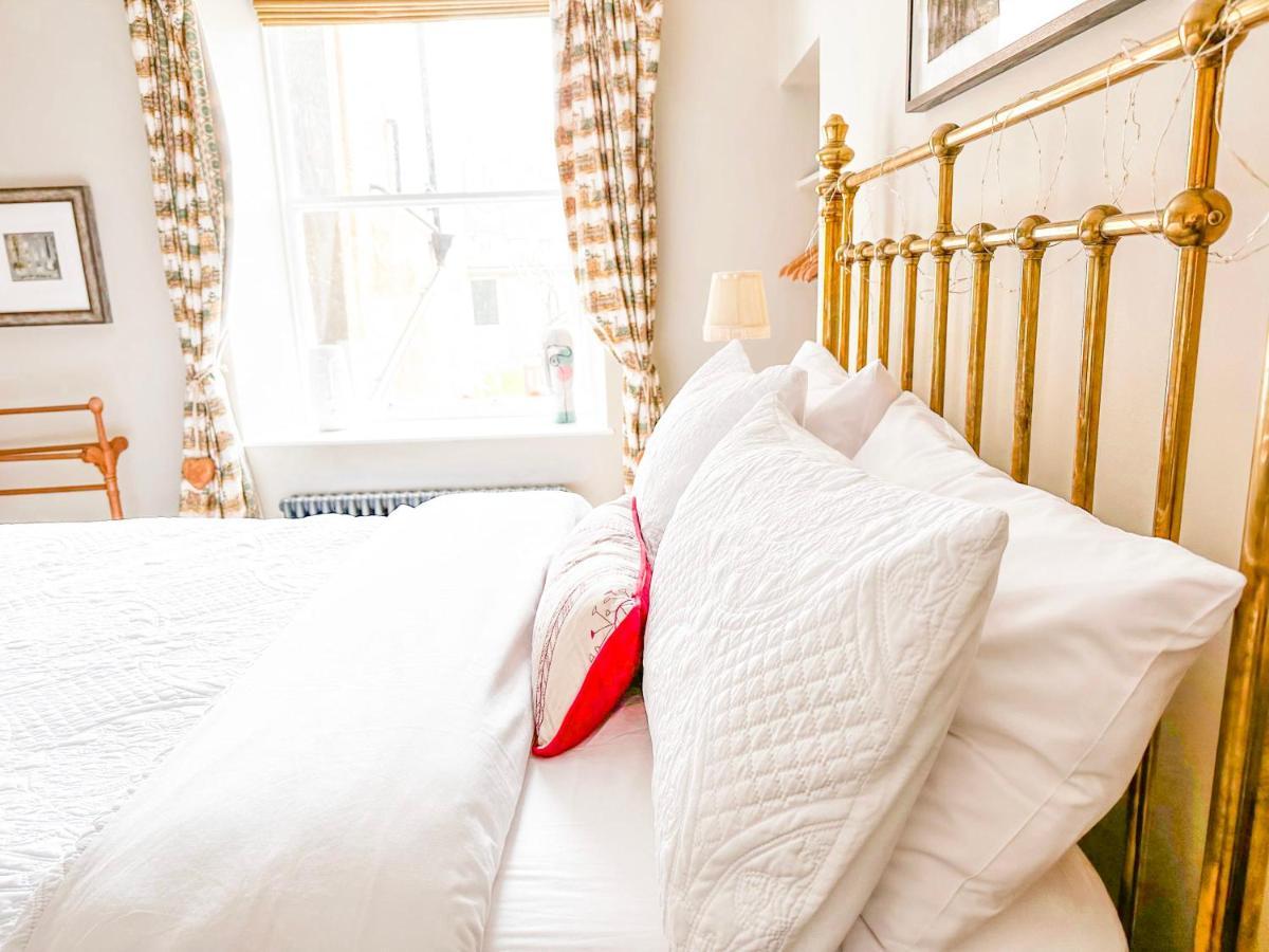 Unique 2 Bed In The Heart Of Bath With Parking Appartamento Esterno foto