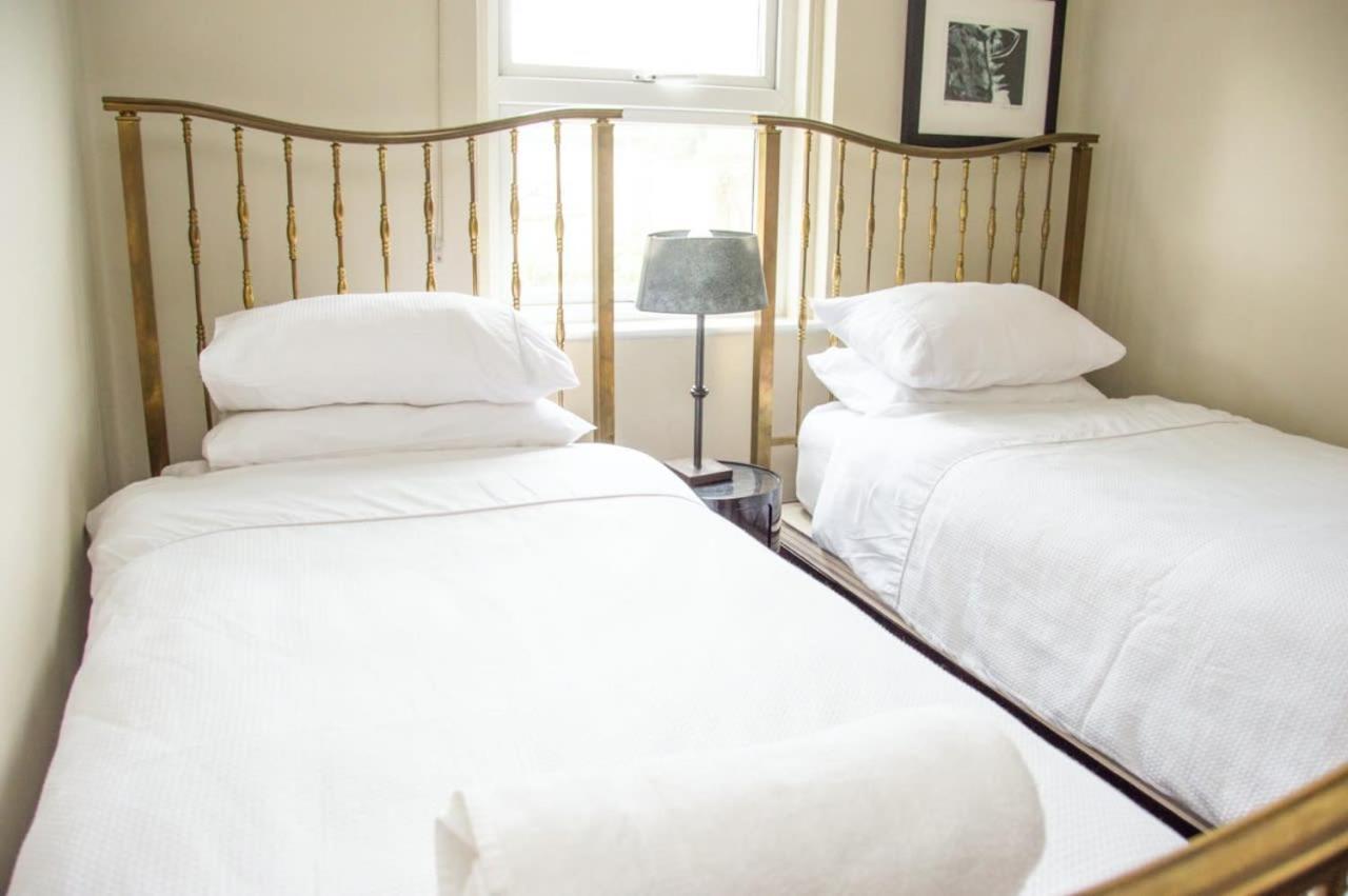 Unique 2 Bed In The Heart Of Bath With Parking Appartamento Esterno foto