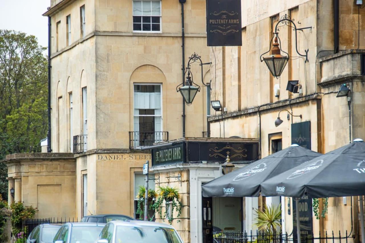 Unique 2 Bed In The Heart Of Bath With Parking Appartamento Esterno foto